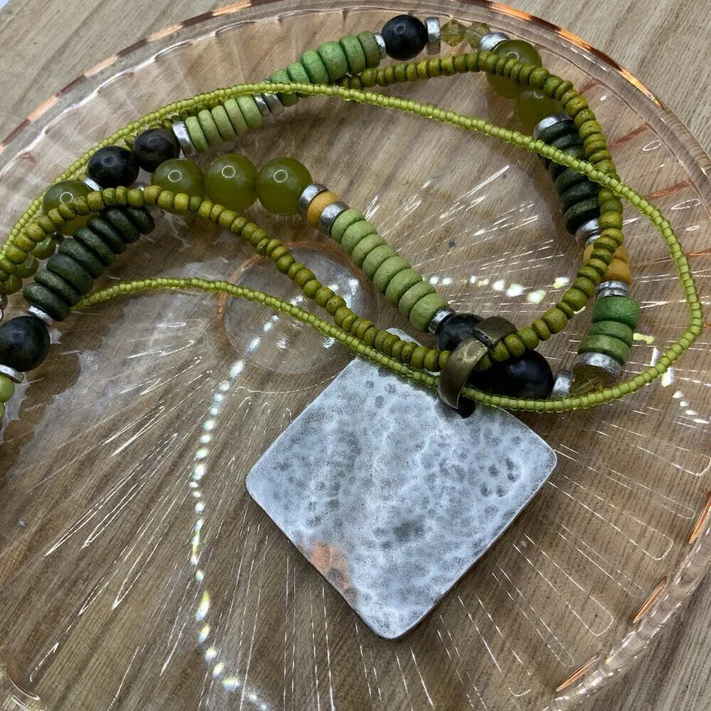 Chico's Green Tone Wooden BOHO Glass Beads Silver Tone Pendant Necklace - Picture 3 of 9